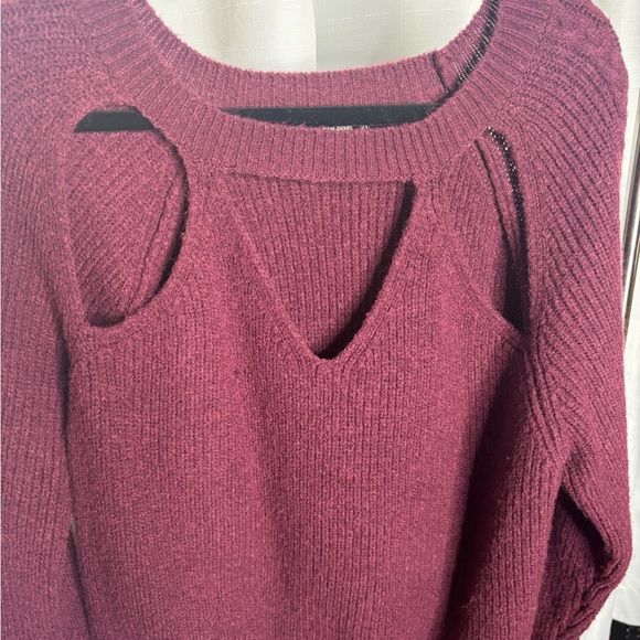 SHEIN Maroon Cutout Sweater - Picture 3 of 4